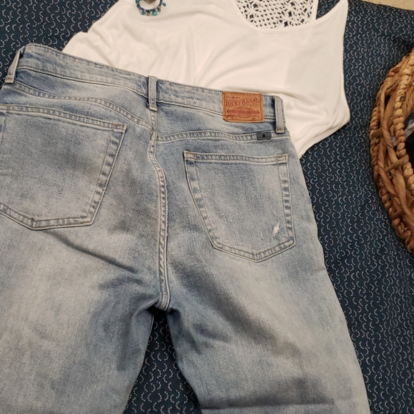 LUCKY BRAND BRIDGETTE CROPPED FLARE JEANS - Picture 4 of 6